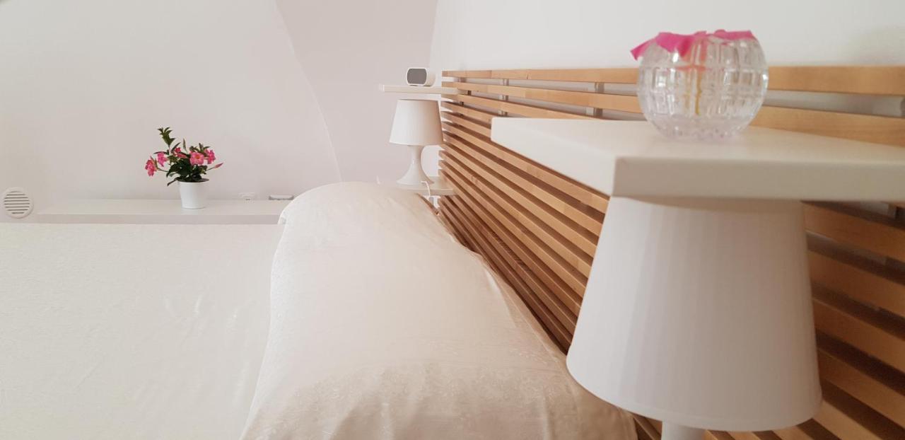 Il Cortile Segreto - Con Parcheggio Privato Apartamento Lecce Exterior foto