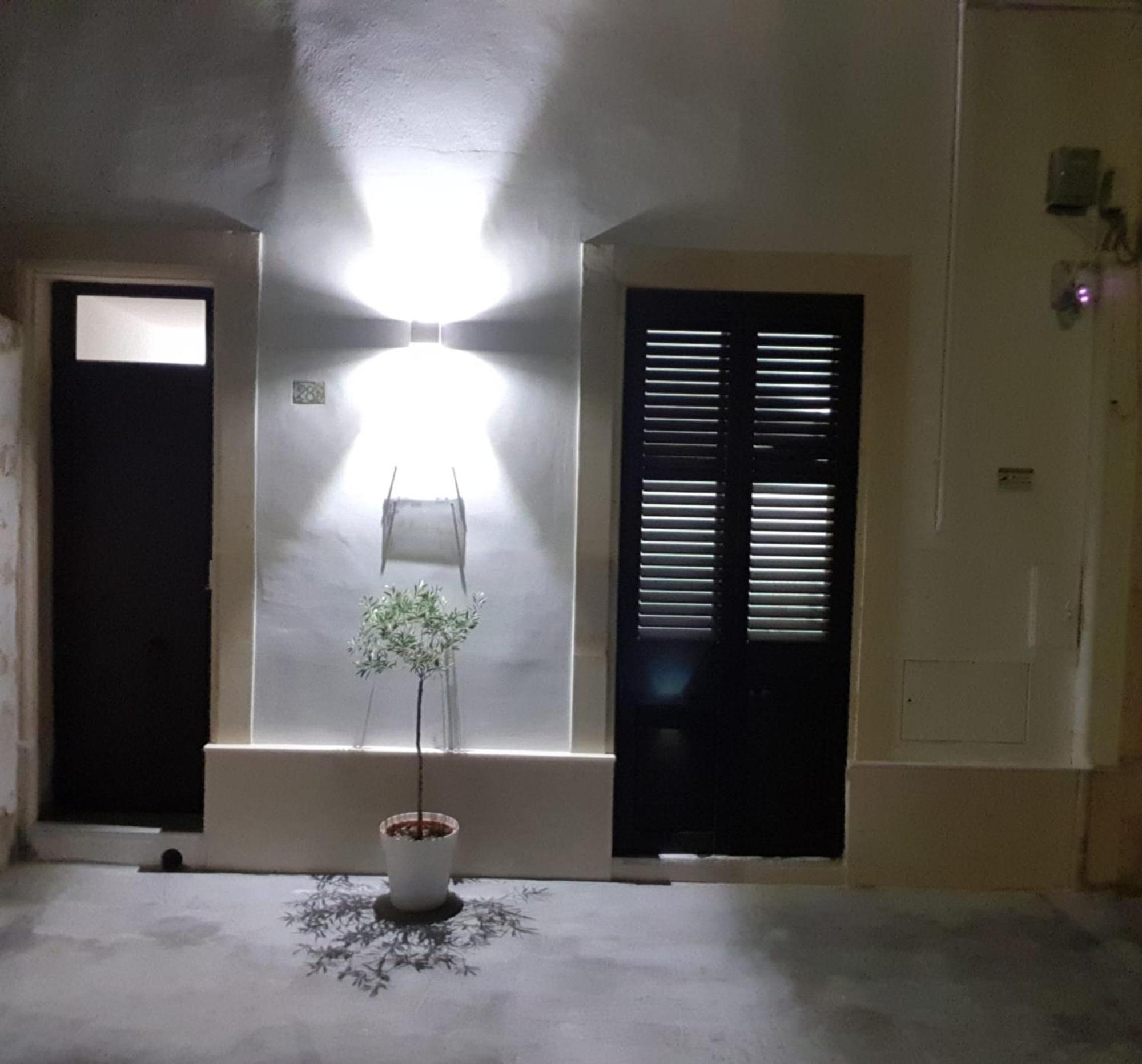 Il Cortile Segreto - Con Parcheggio Privato Apartamento Lecce Exterior foto